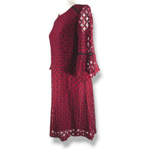 EUC Sandra Darren Lace Overlay Sheath Bell Flare Sleeve Dress Sz. 6 Wine Black‎